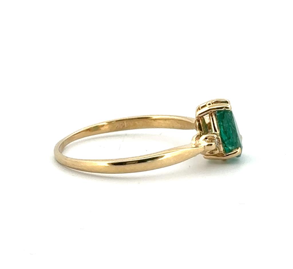 0.50 CT Pear Shape Emerald and 0.05 CTW Diamond 18K Yellow Gold Ring