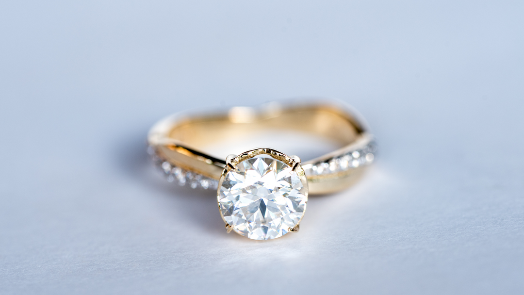 What Are Simulated Diamond Rings?