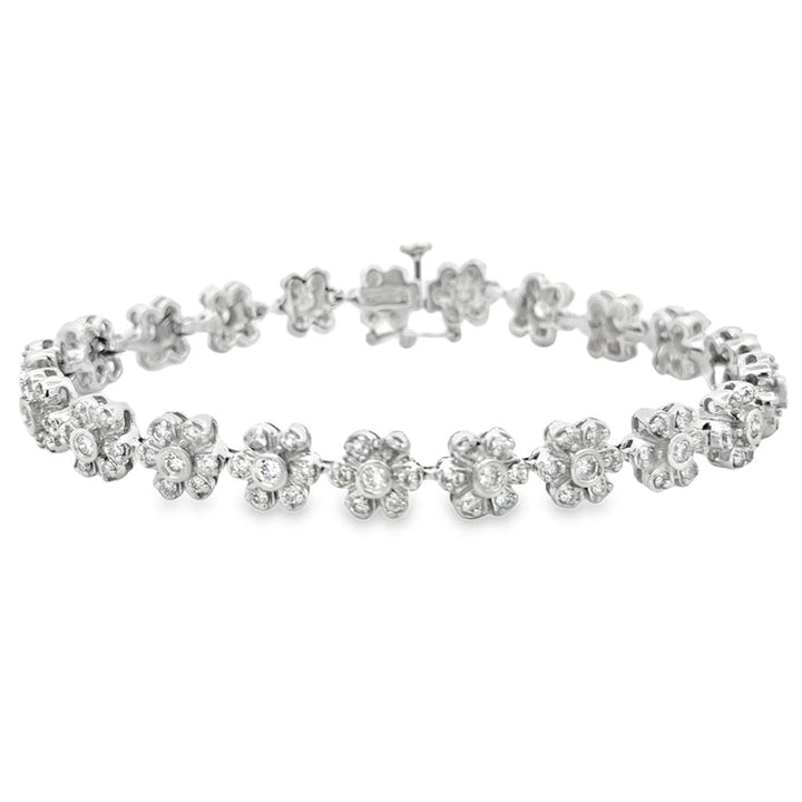 Pre-Owned 3.15 CTW Diamond 18K White Gold Floral Bracelet