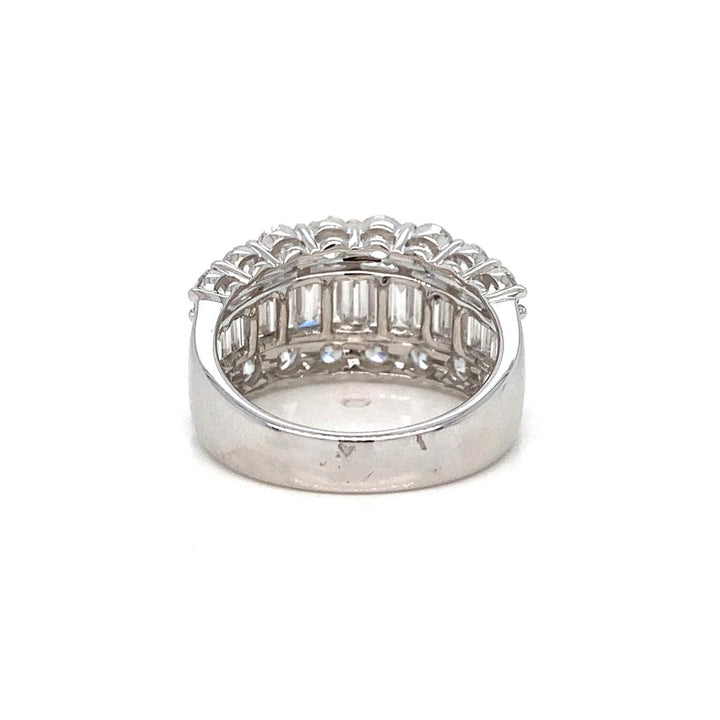 3.09ct Round and Baguette Diamond Ring