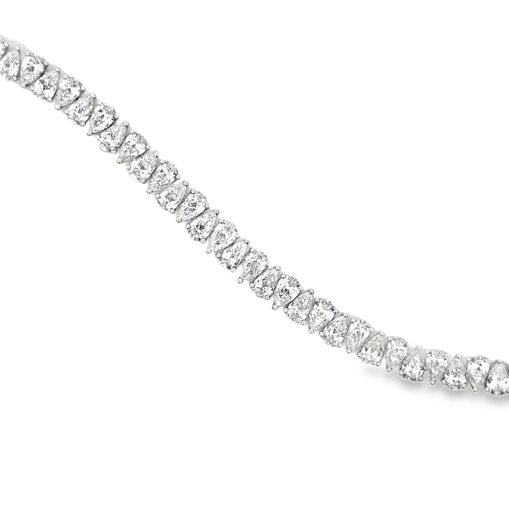 18K White Gold Pear-Shaped Diamond Tennis Bracelet