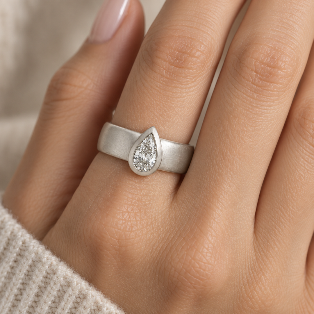 Stuart Moore 0.80 CT Pear Shape Diamond Platinum Ring