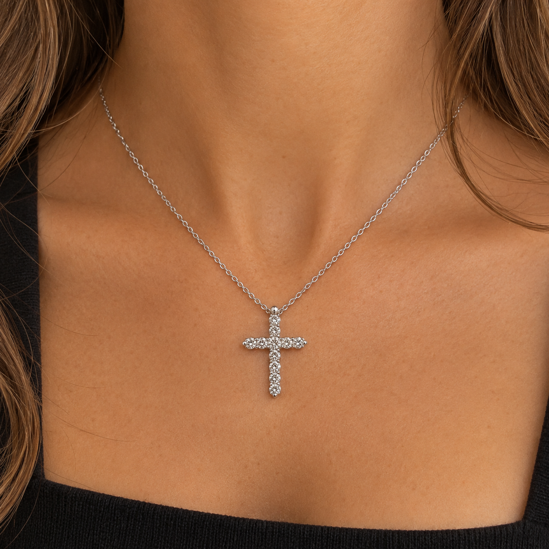 Pre-Owned Tiffany &amp; Co. 0.48 CTW Diamond Platinum Cross Pendant Necklace
