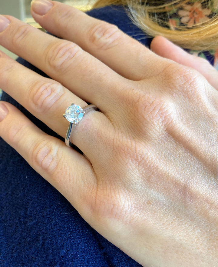 Classic Four-Prong Engagement Ring Mounting in 18K White Gold