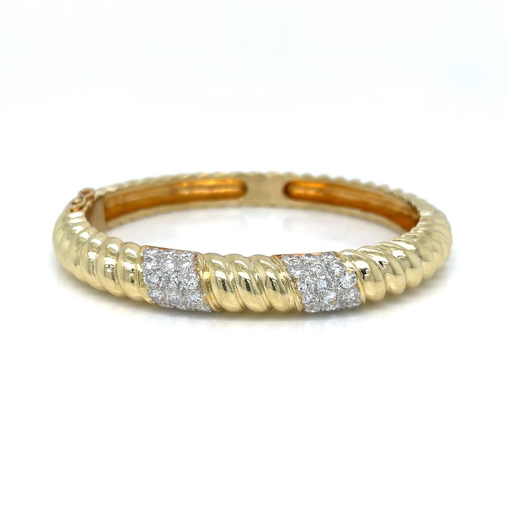 18K Yellow Gold .84ct Diamond Bangle Bracelet