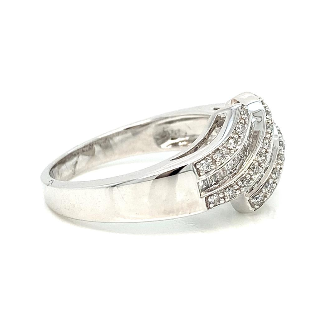 14K White Gold Round and Baguette Diamond Ring