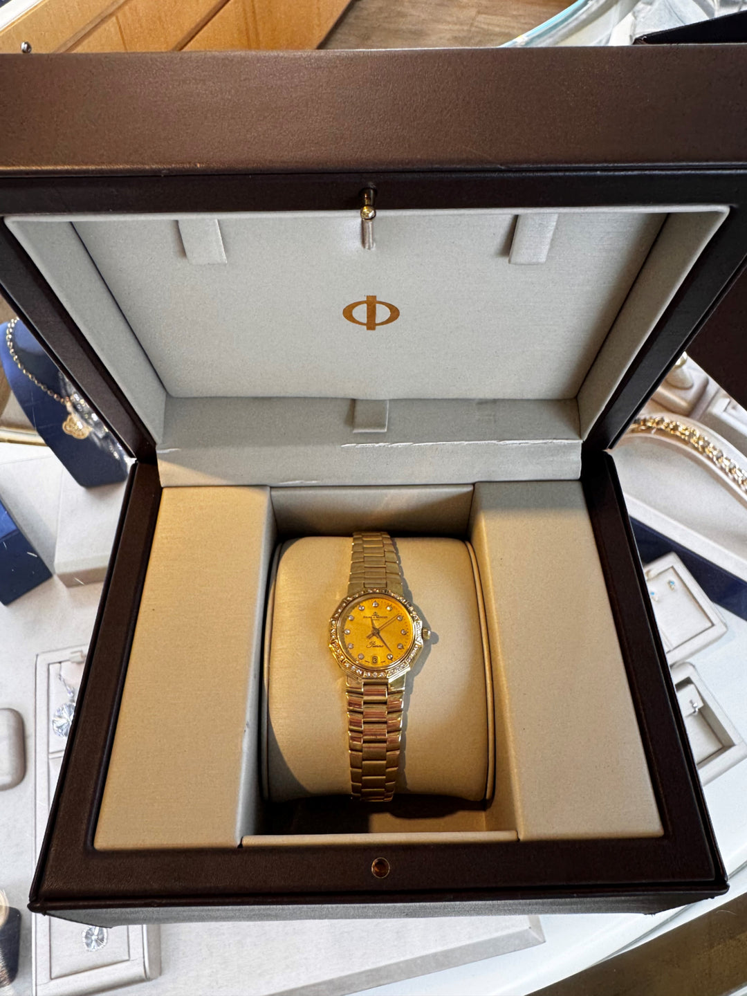 Pre-Owned Baume &amp; Mercier 18K Yellow Gold Diamond Bezel Ladies Watch