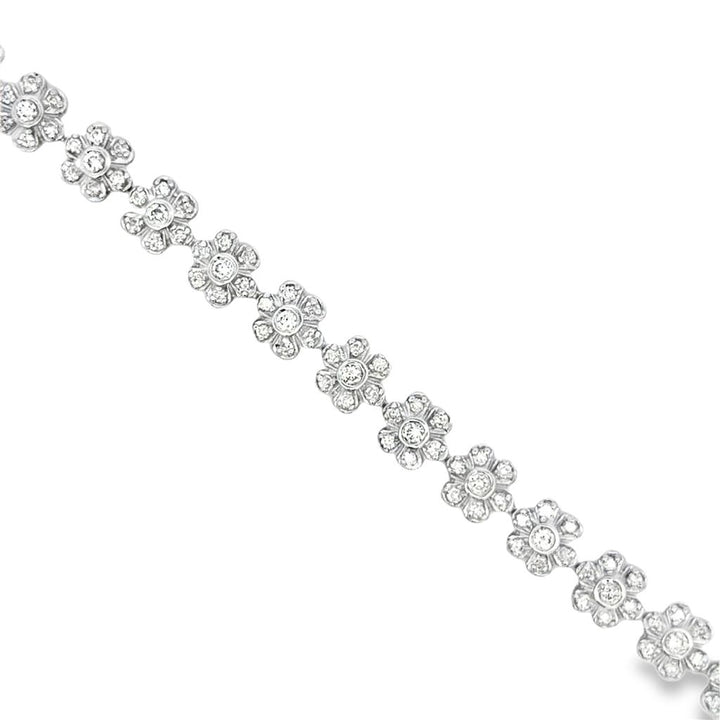Pre-Owned 3.15 CTW Diamond 18K White Gold Floral Bracelet