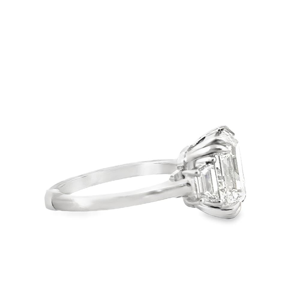 5.30 CT Emerald Cut Diamond Ring I VVS2 in Platinum
