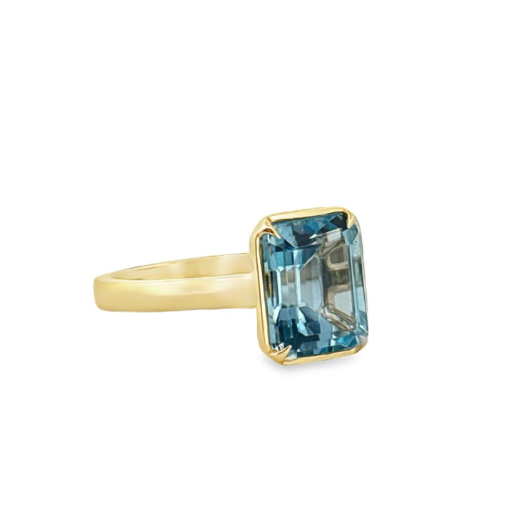4.00 Carat Aquamarine Ring – Emerald Cut, 14K Yellow Gold