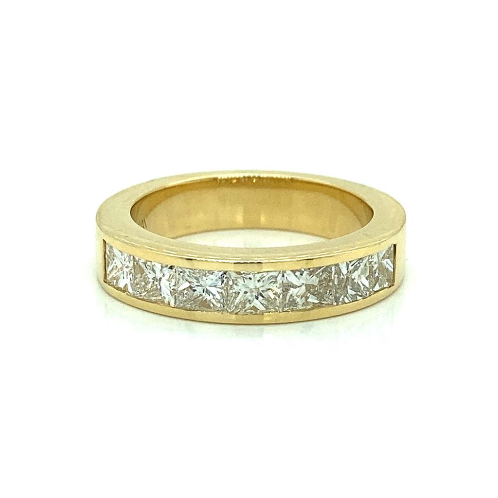 1.53ctw Diamond Ring Channel Set in 18k Yellow Gold