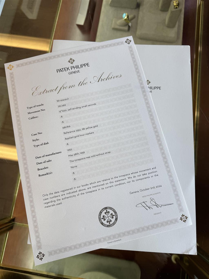 Pre-Owned Patek Philippe Calatrava "Disco Volante" Ref. 2552, 18K Yellow Gold, 1955